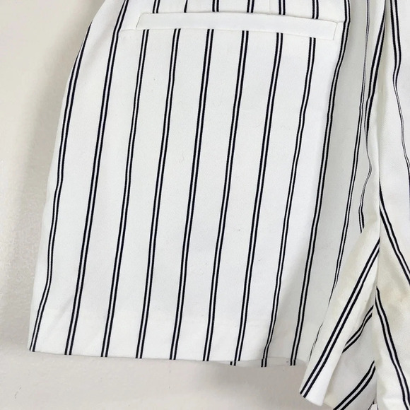ZARA  | PLEATED HIGH WAIST PAPER BAG WHITE STRIPED SHORT - Picture 13 of 14